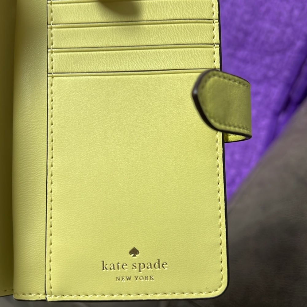 Kate Spade Pale Chartreuse Quilted Wallet NWOT - Picture 11 of 12